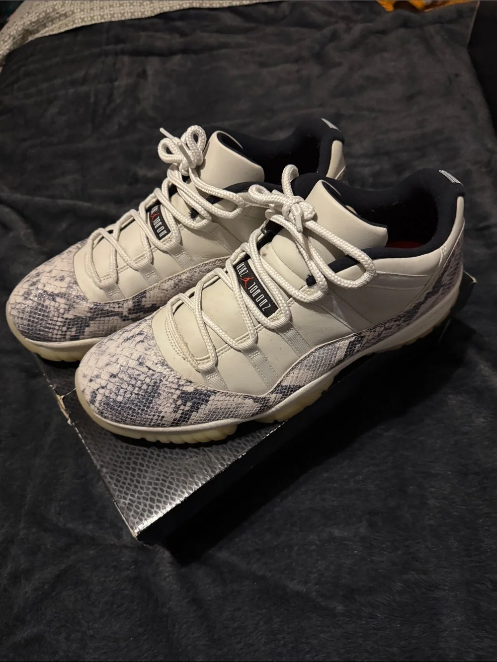 Jordan 11 retro low le men’s size 14 like new